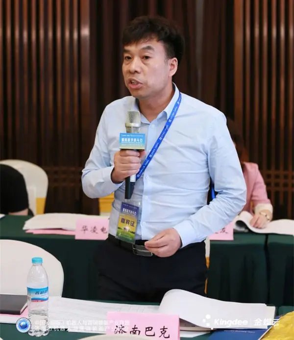高端论坛指航向,产业合作谱新篇 ——机器人与高端装备产业技术交流大会暨高峰论坛在济南召开 高端论坛指航向,产业合作谱新篇 ——机器人与高端装备产业技术交流大会暨高峰论坛在济南召开