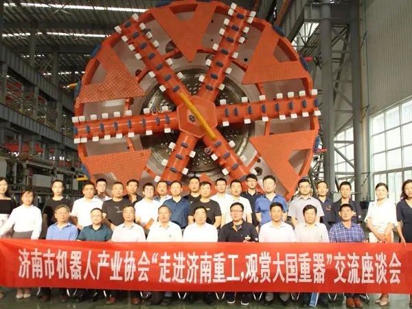 走进济南重工 观赏大国重器 走进济南重工 观赏大国重器