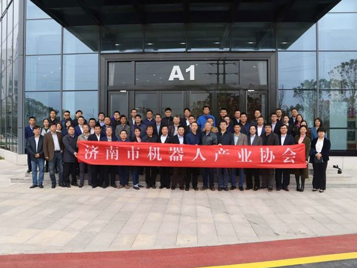 走进高端装备创新园,观赏国内前沿创新成果 走进高端装备创新园,观赏国内前沿创新成果