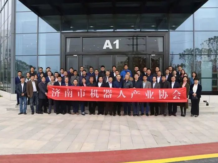 走进高端装备创新园,观赏国内前沿创新成果 走进高端装备创新园,观赏国内前沿创新成果