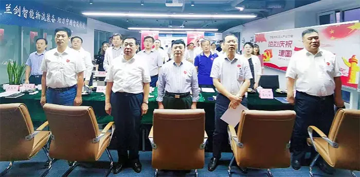 全体唱响《我和我的祖国》,真诚祝福伟大的祖国繁荣昌盛 全体唱响《我和我的祖国》,真诚祝福伟大的祖国繁荣昌盛